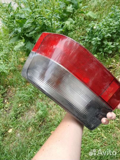 Фары на ваз 2110,в наличии правая передняя