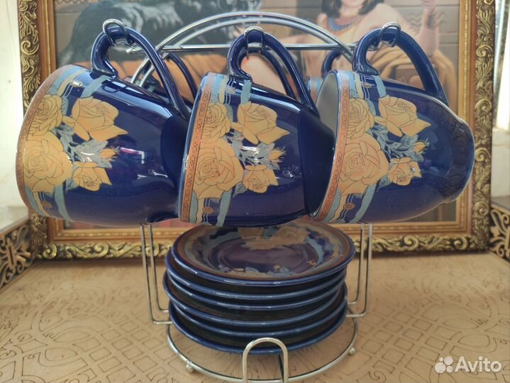 Чайный сервиз на подставке