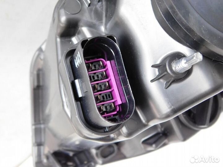 Фара правая Volkswagen Polo