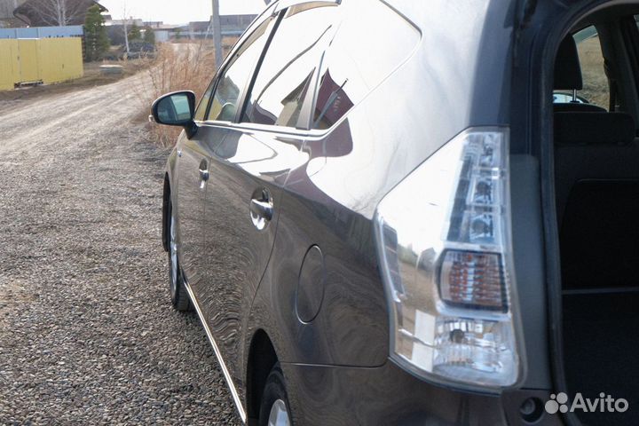 Toyota Prius Alpha 1.8 CVT, 2013, 123 000 км