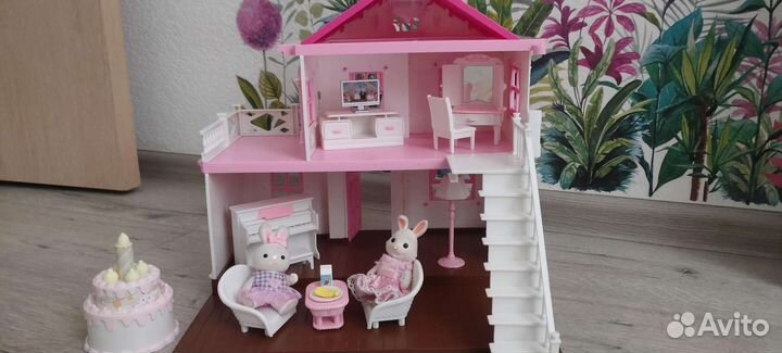 Домик кукольный