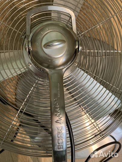 Вентилятоп напольный разборный Bork Aviator