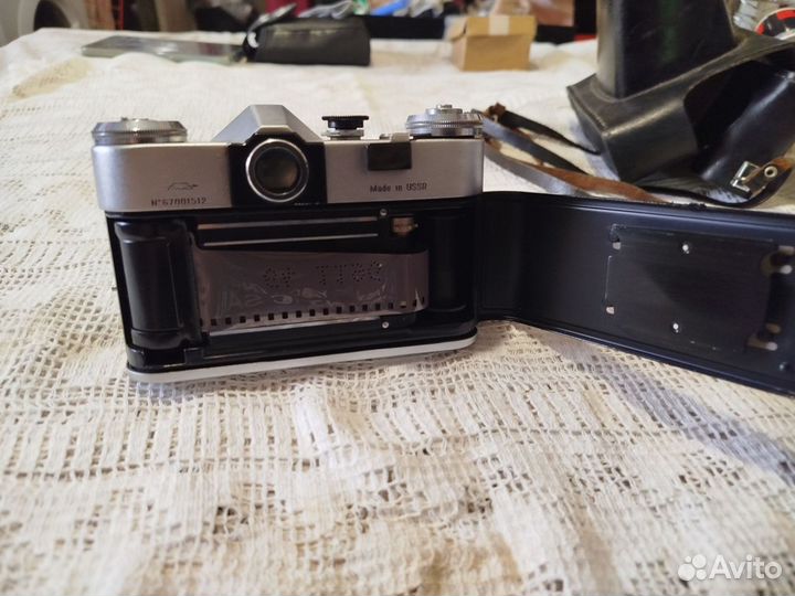 Плёночный фотоаппарат Zenit ES