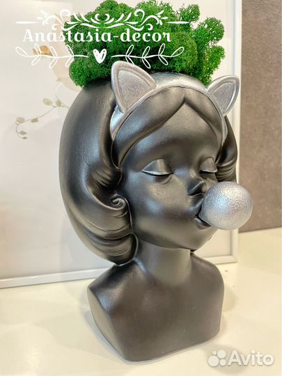 Кашпо девочка с жвачкой