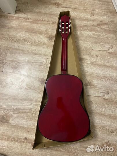 Классическая гитара 7/8 в коробке