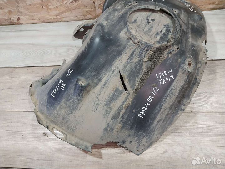 Подкрылок передний левый Renault Megan 2