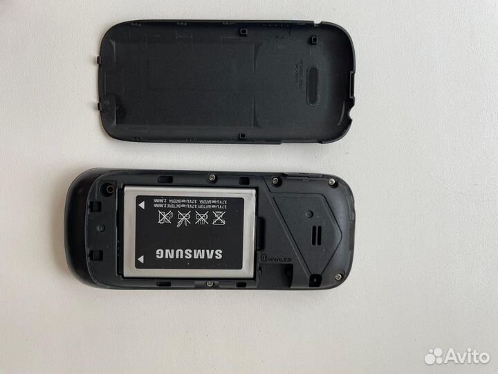 Телефон Samsung GT-E1282T