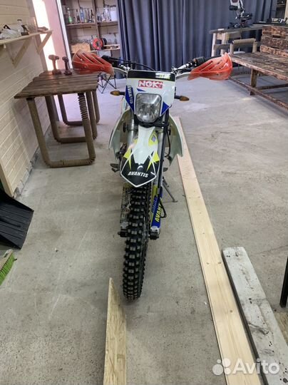 Кроссовый avantis fx 250 lux