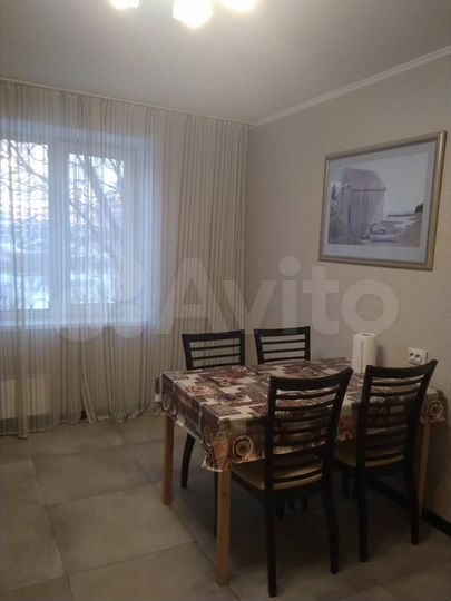 2-к. квартира, 70 м², 1/10 эт.