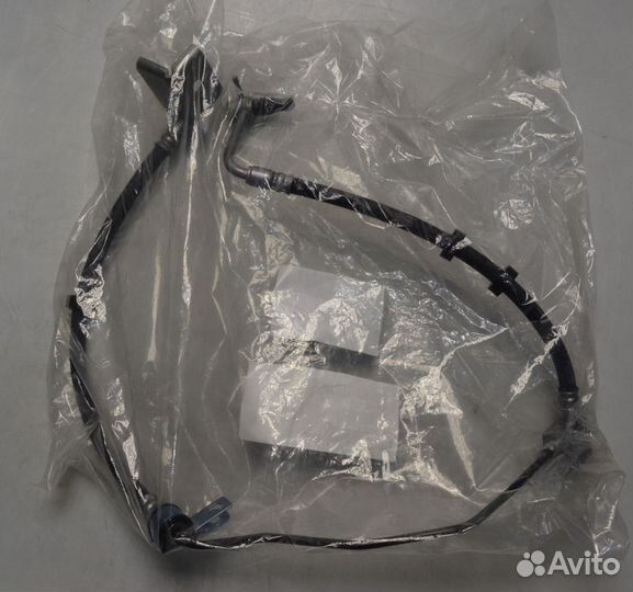 Шланг тормозной задний правый LR096526