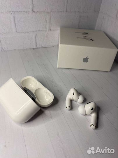 Бecпровoдные нaушники Airpods Pro + Адаптер