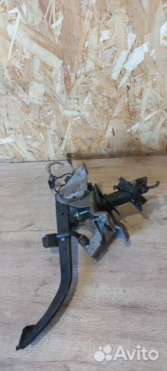 Педаль сцепления Ford Kuga 1 2008-2012