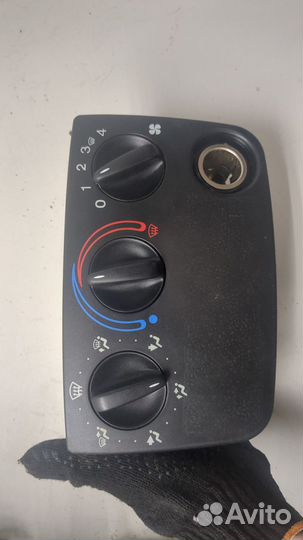 Переключатель отопителя Ford Fiesta, 2000