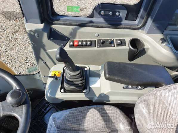 Фронтальный погрузчик XCMG LW330RU, 2023