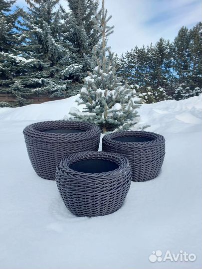 Кашпо из искусственного ротанга