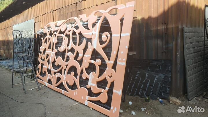 Нанесение полимочевины на декорации, фигуры