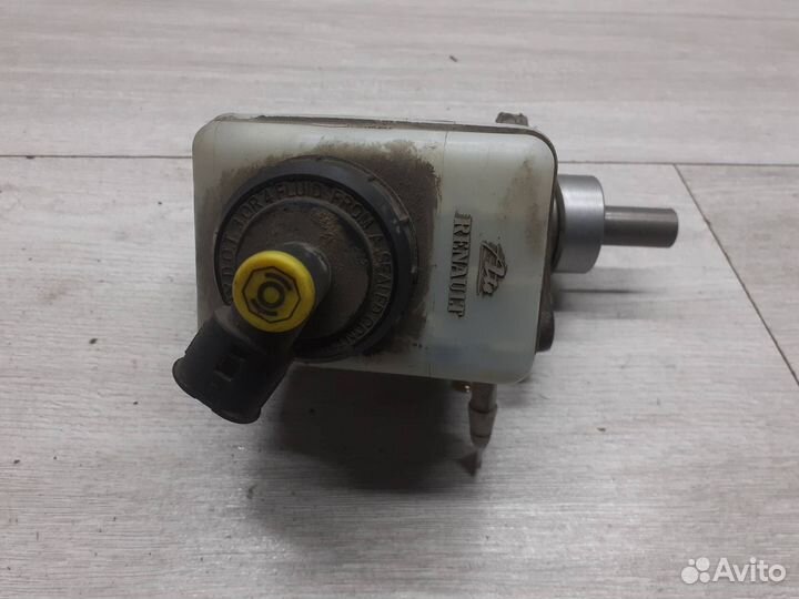 Цилиндр тормозной главный Renault Duster