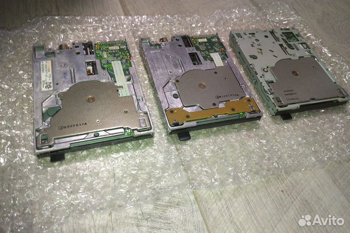 Три ноутбучных дисковода 3.5 на 26pin коннектор