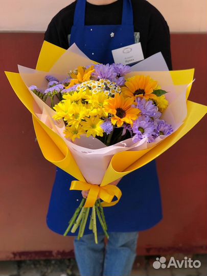 Букет с подсолнухом