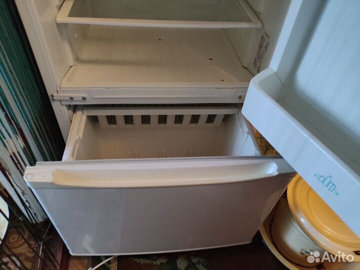 Холодильник stinol