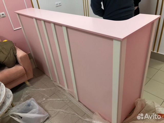 Стойка ресепшн