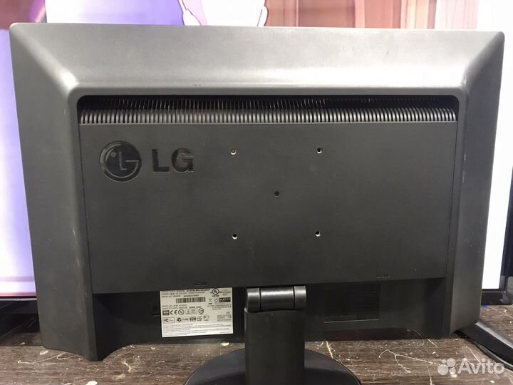 Монитор LG