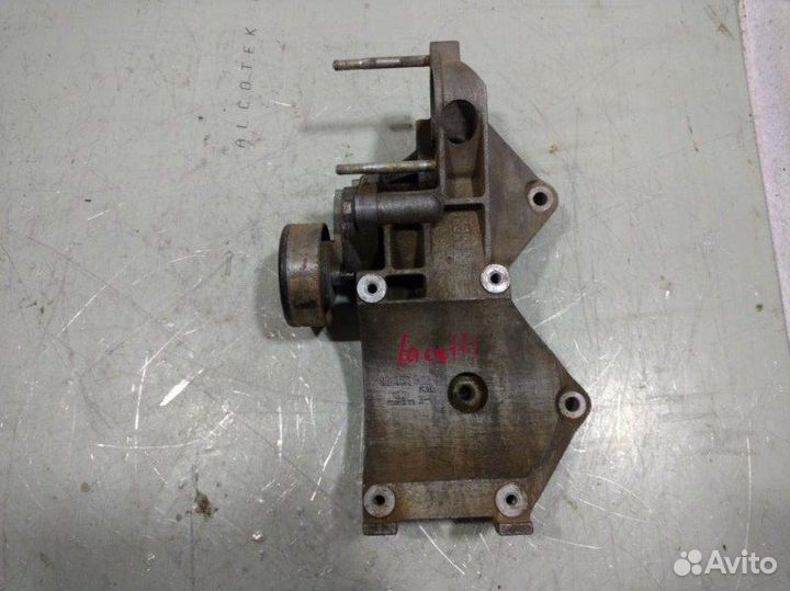 Кронштейн компрессора кондиционера Chevrolet