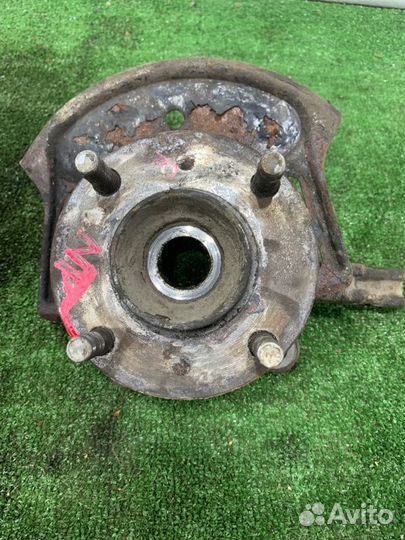 Кулак поворотный передний Nissan Almera Classic