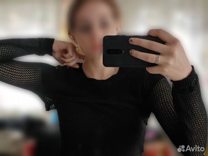 Трикотажная блузка короткая