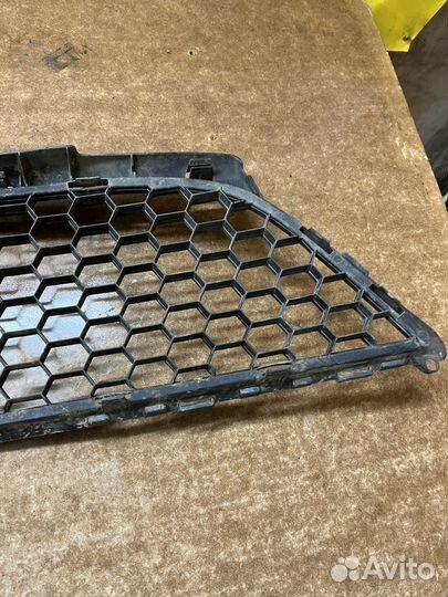 Рено логан решетка радиатора