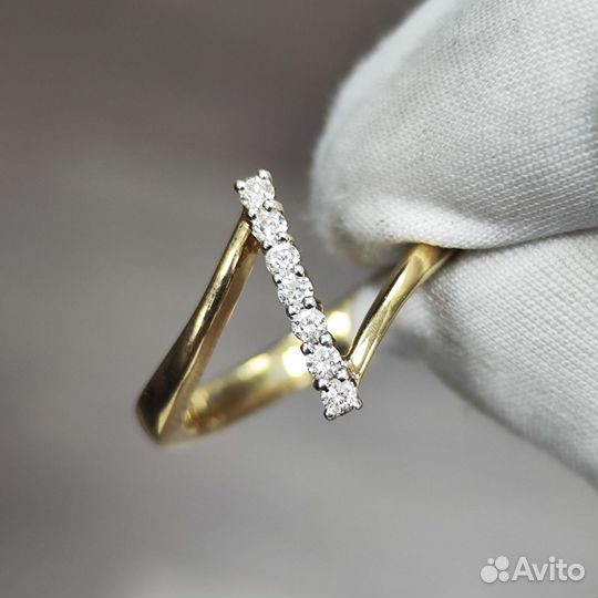 Золотое кольцо с бриллиантами