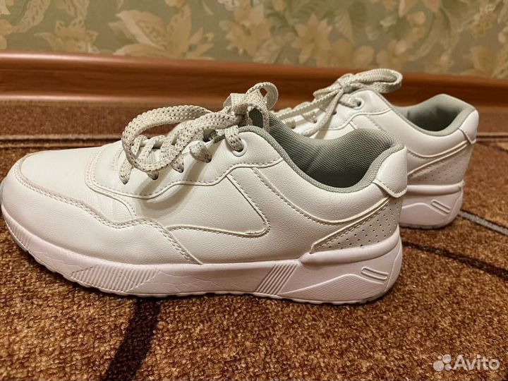 Кроссовки белые для девочки 36
