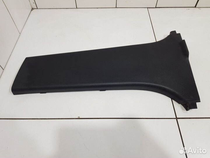 Обшивка стойки центральная левая