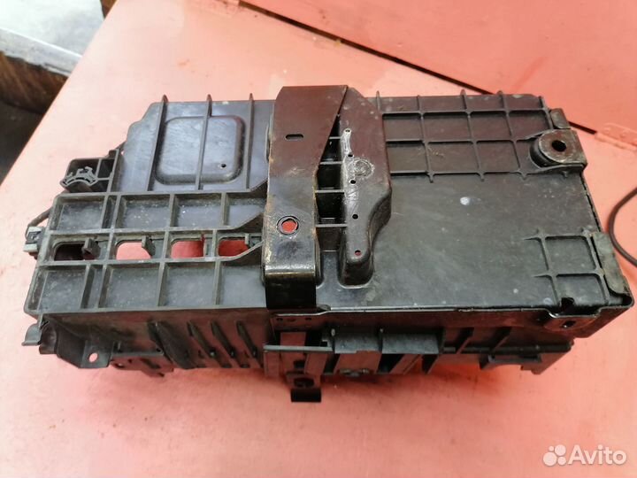 Площадка под акб Chevrolet Cruze 2009