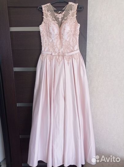 Платье на выпускной или свадьбу