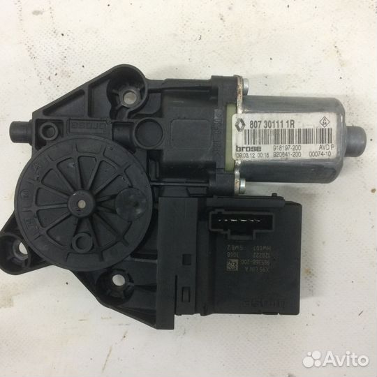 Моторчик стеклоподъемника Флюенс передний правый