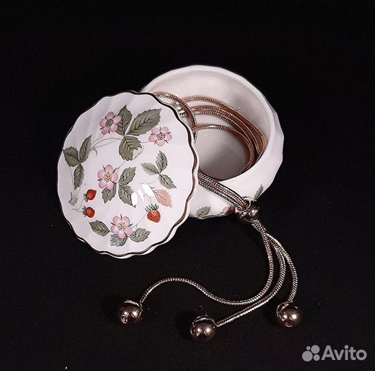 Винтажная фарфоровая шкатулка Wedgwood