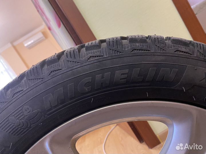 Michelin X-Ice North 4 225/50 R17 98H