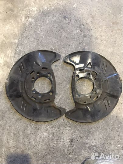 Пыльники тормозных дисков Subaru