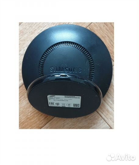 Беспроводное зарядное устройство Sumsung EP-NG930