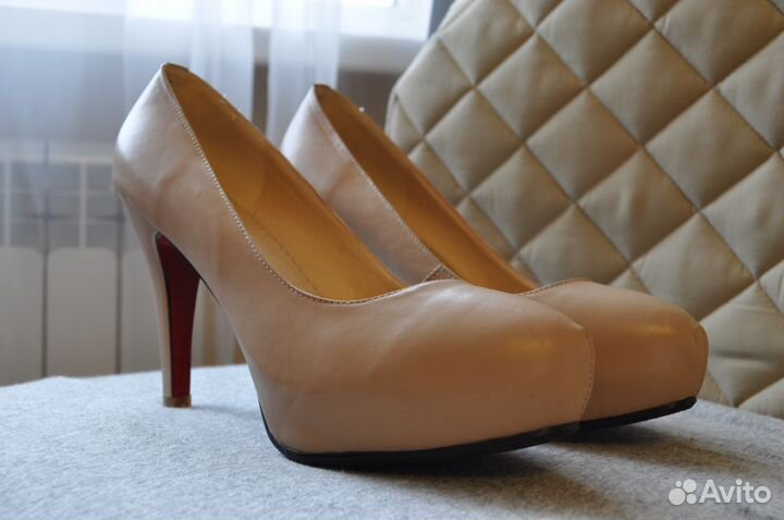 Туфли кожаные новые на каблуке