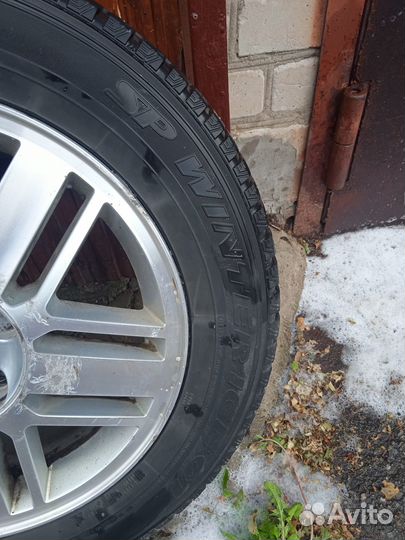 Dunlop SP Winter Ice 01 205/60 R16