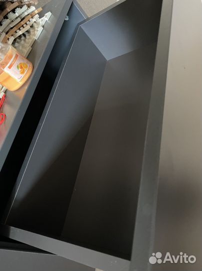 Тумба под телевизор подвесная