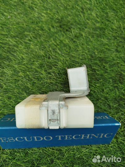 Блок иммобилайзер Suzuki Escudo TD54W J20A 2005