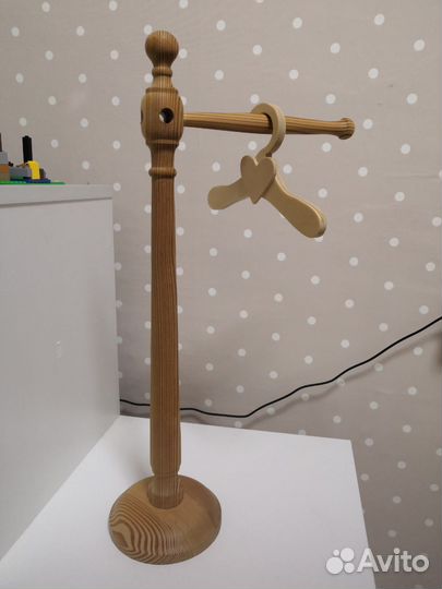 Стойка для демонстрации одежды