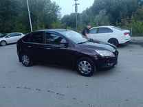 Ford Focus 1.6 AT, 2011, 287 000 км, с пробегом, цена 595 000 руб.