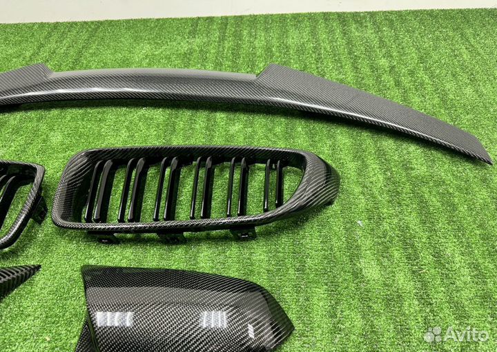 Спойлер ноздри зеркала Карбон М4 BMW F32 F33 F36 G