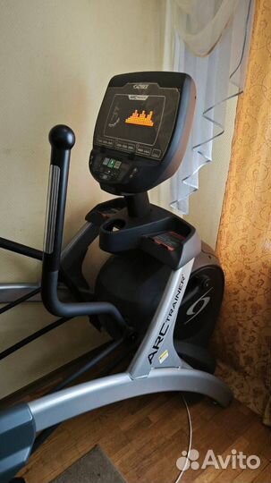 Эллиптический тренажер Cybex 626AT