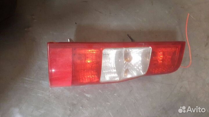 Фонарь задний правый Ford Transit 7 2008