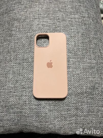 Чехол на iPhone 13